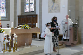 Feier der 1. Heiligen Kommunion in Sankt Crescentius (Foto: Karl-Franz Thiede)